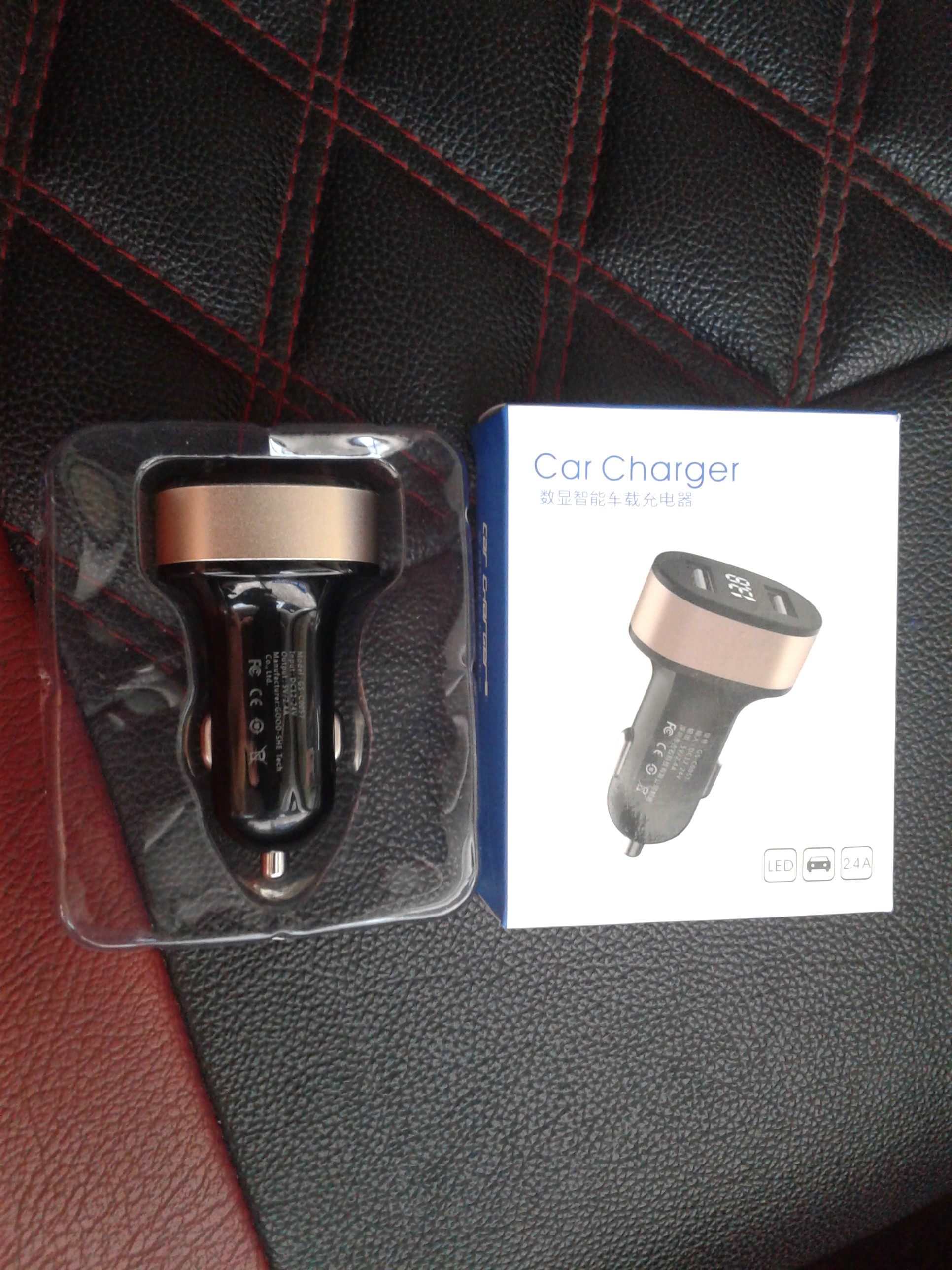 ที่ชาร์จมือถือในรถพร้อมช่องเสียบ USB 2ช่อง มีจอวัดโวลท์ วัดแอมป์ เช๊คแบตเตอรี่ เช๊คไดชาร์ทได้