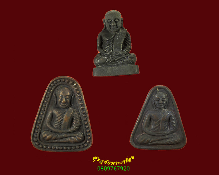 876.หลวงพ่อเงินชุด 3 องค์ รุ่นแรก วัดบวรนิเวศวิหาร ครบชุด 3 องค์ ปี 2535 สวยสมบูรณ์กล่องเดิมครับ