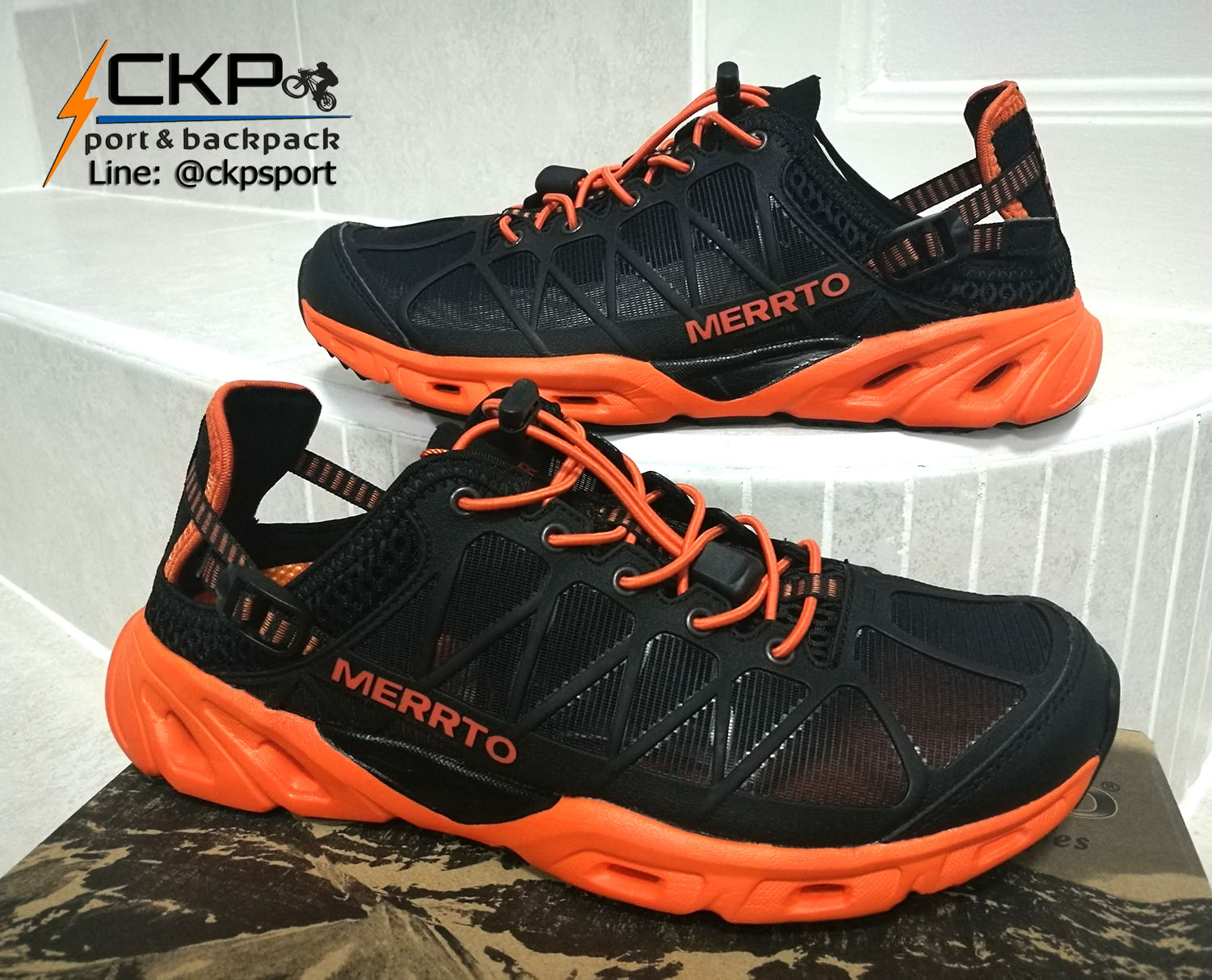 รองเท้าลุยน้ำ รองเท้าแห้งเร็ว Merrto 7225 สีดำส้ม