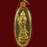 10.เหรียญเจ้าแม่กวนอิม อาณาจักรหุบผาสวรรค์ ปี 2523 เนื้อกะใหล่ทอง สวยกริ๊บ มีเลี่ยมเก่าน่าบูชาครับ