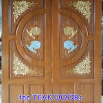 TD239 ประตูไม้สักบานคู่ วงกลมปลาเงินทองมุมดอกไม้ ขนาด 160X200ซม.