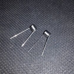 ลวดนิโครมสำเร็จรูป NI80 ขนาด 0.5 24AWG แกน3มม. 6รอบ 1คู่ 0.18โอห์ม (10บาทได้1คู่ 2ตัว)