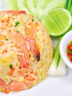 ข้าวผัดทะเล+ไข่ดาว