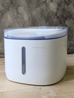 น้ำพุแมวแบบกรองน้ำ PETONEER FRESCO MINI PLUS