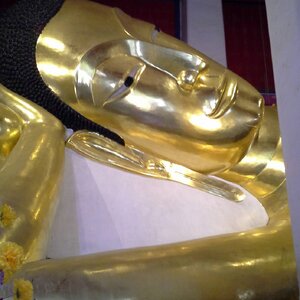 หลวงพ่อพระนอนจักรสีห์