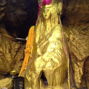 เจ้าพ่อเขาใหญ่ เกาะสีชัง